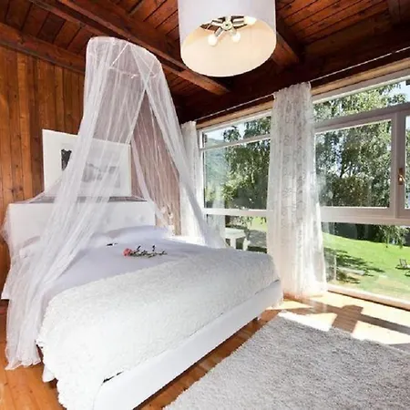 Sleeps 10 Pool Wifi Olgiasca