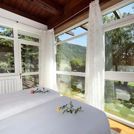 Sleeps 10 Pool Wifi Olgiasca