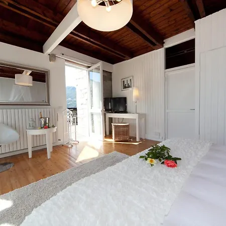 Sleeps 10 Pool Wifi Olgiasca
